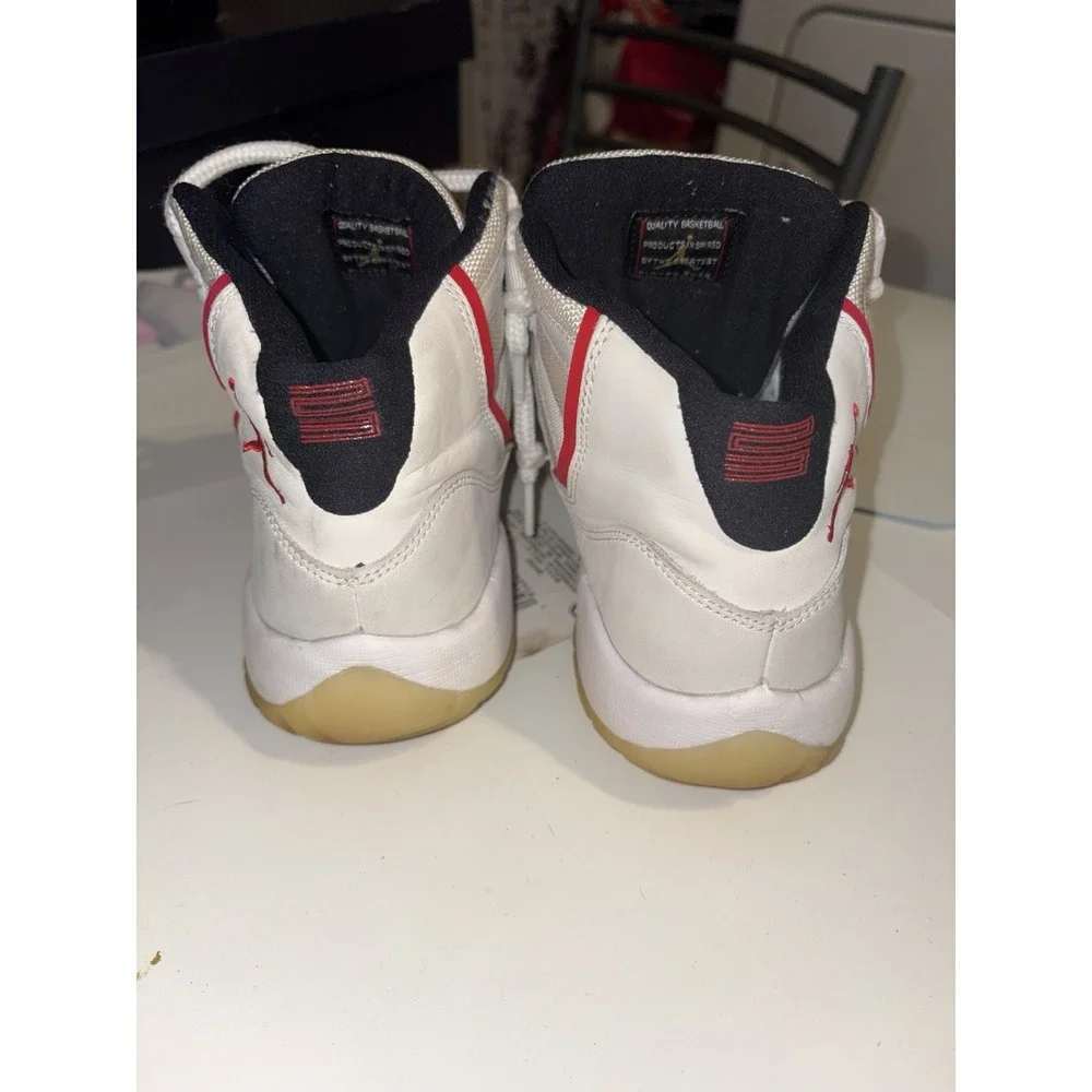 Jordan Retro 11 Men's Size 6.5 Retro Platinum Tint 378037-016